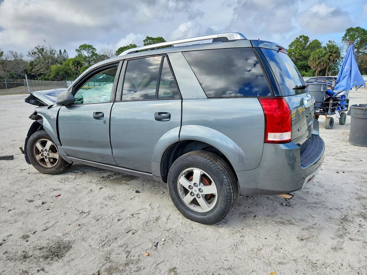 2006 Saturn Vue - Image 2