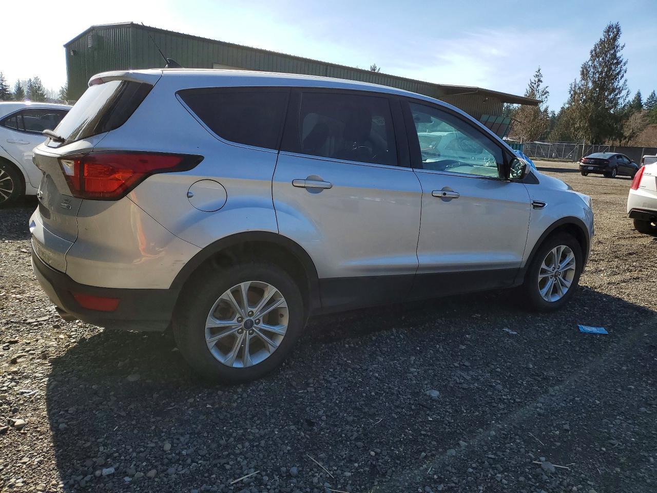2019 Ford Escape Se - Фото 3