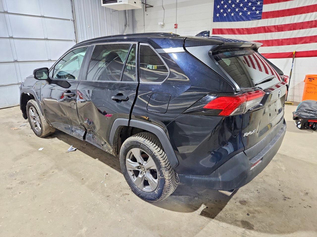 2022 Toyota Rav4 Xle - Image 2