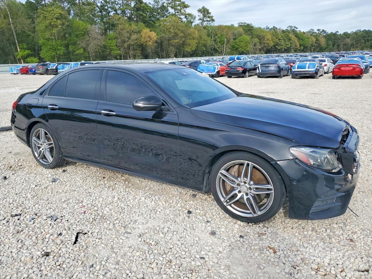 2017 Mercedes-Benz E 300 - Фото 4