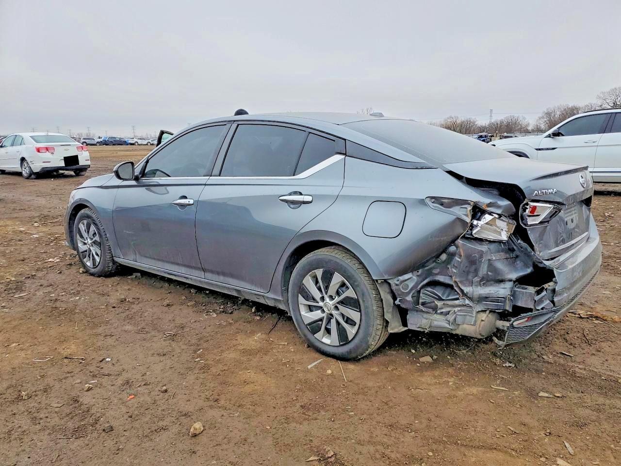 2020 Nissan Altima 2.5 S - Фото 2