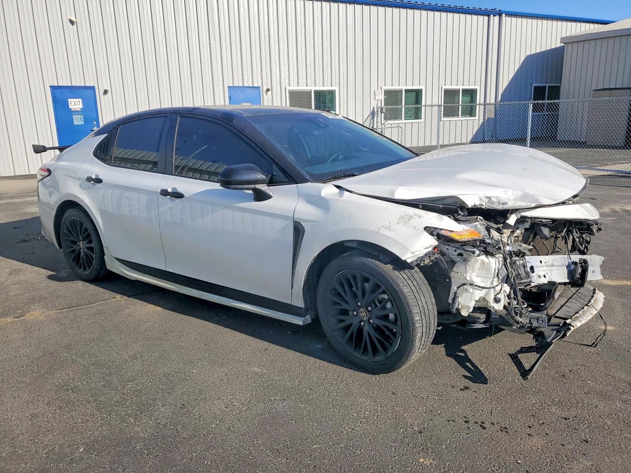 2020 Toyota Camry Se Nightshade - Фото 4