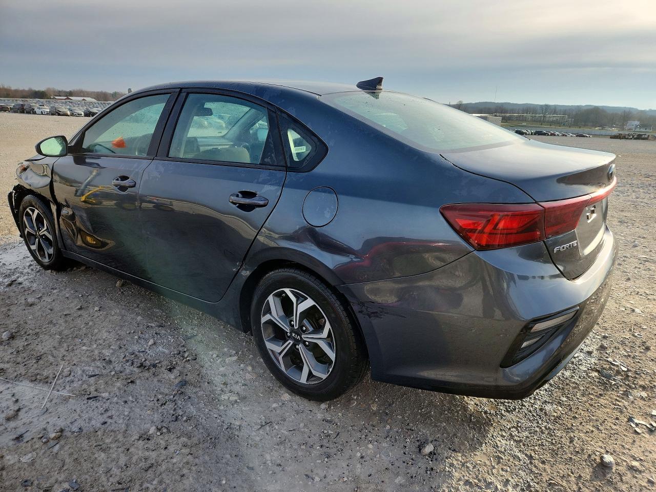 2019 Kia Forte Lxs - Image 2
