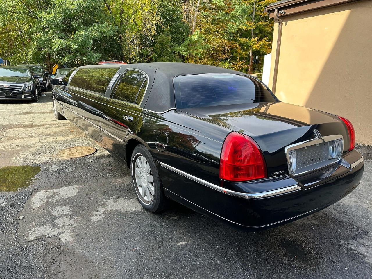 2005 Lincoln Town Car Executive - Фото 3