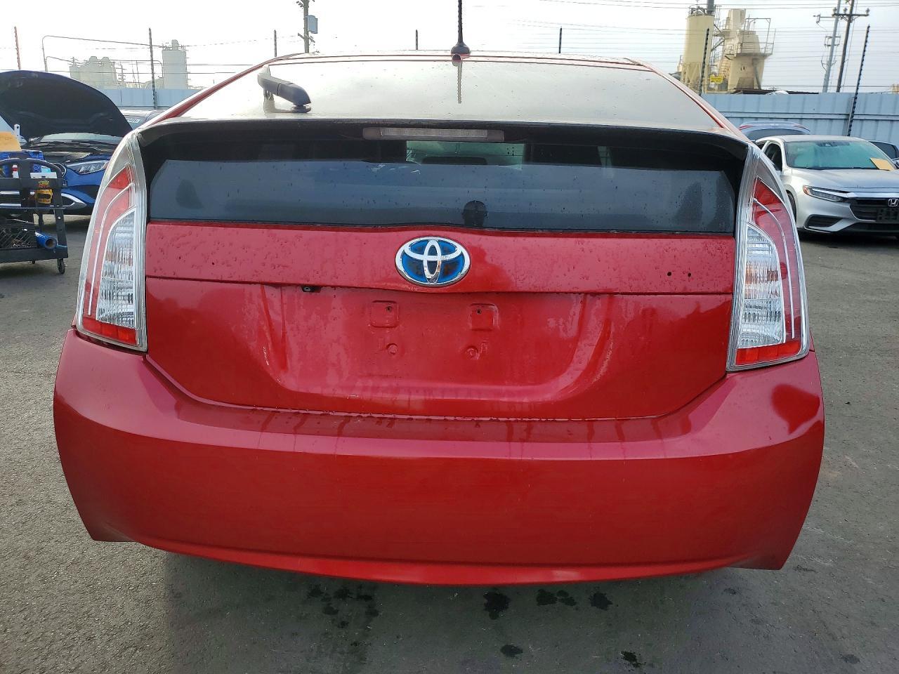 2015 Toyota Prius Four - Image 6