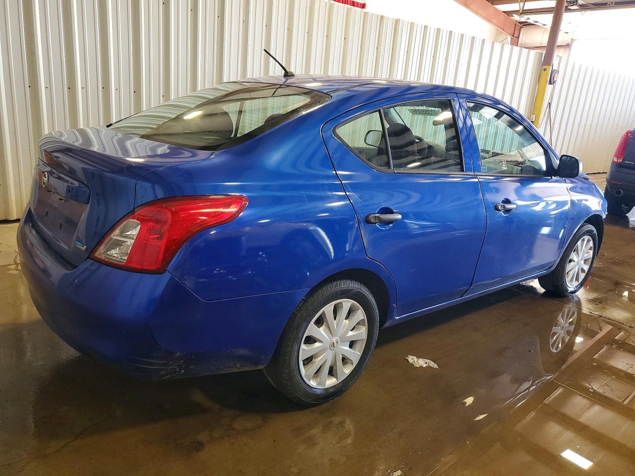 2012 Nissan Versa 1.6 S - Image 3