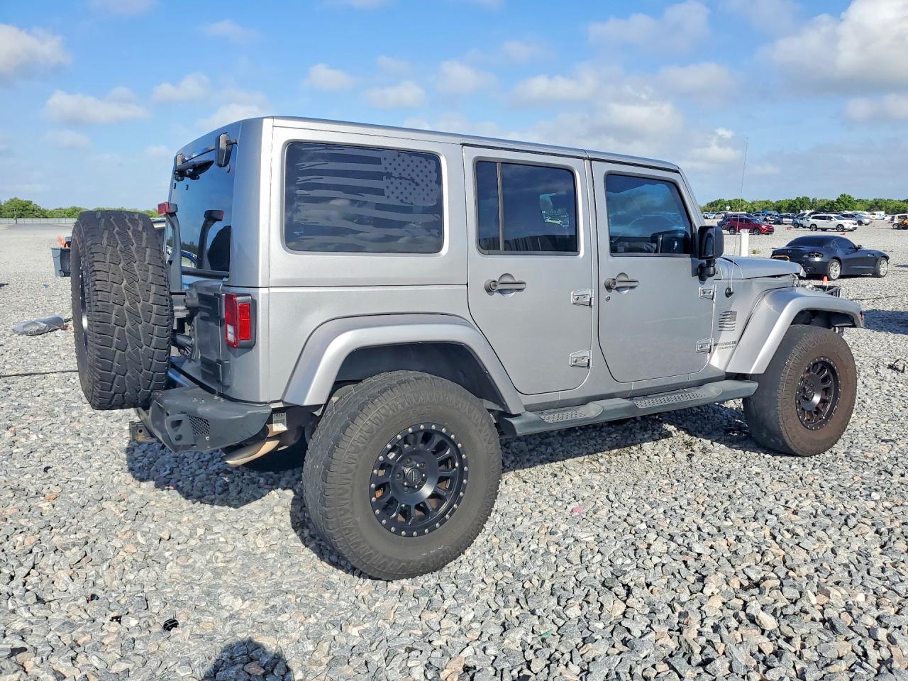 2013 Jeep Wrangler Unlimited Sahara - Фото 3