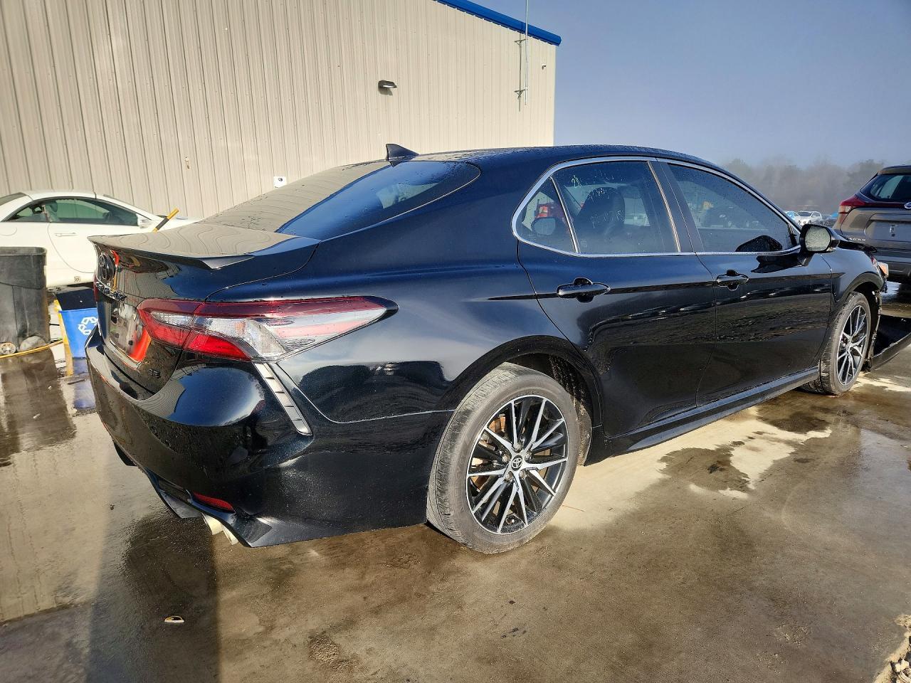 2024 Toyota Camry Se - Image 3