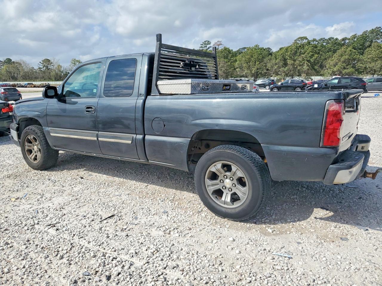 2004 Chevrolet Silverado C1500 - Фото 2