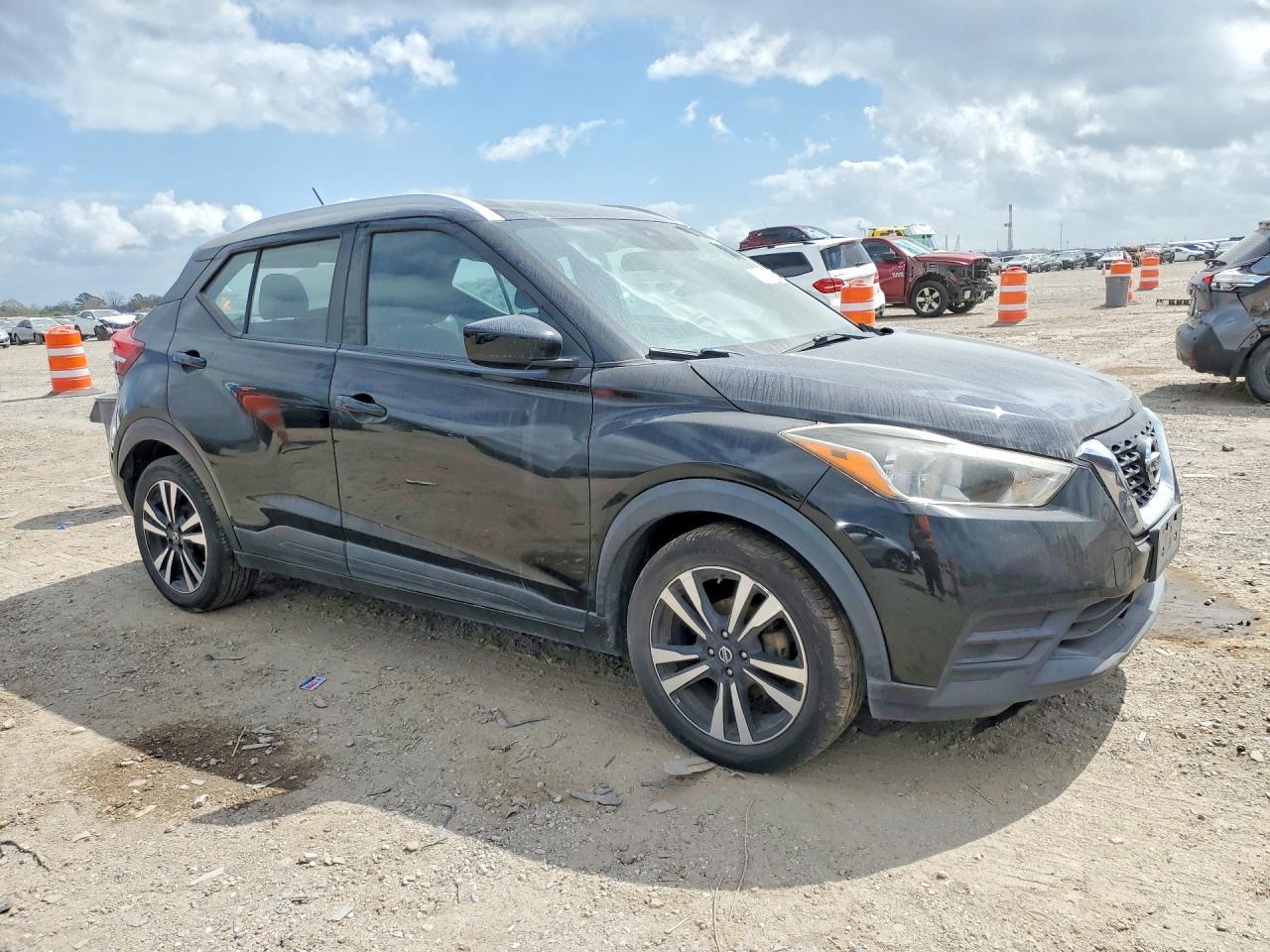 2020 Nissan Kicks Sv - Image 4