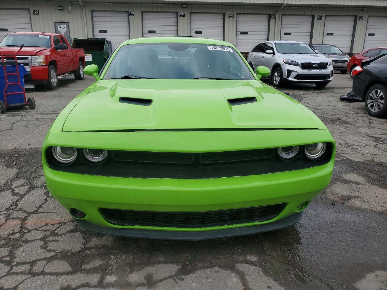 2015 Dodge Challenger Sxt - Image 5