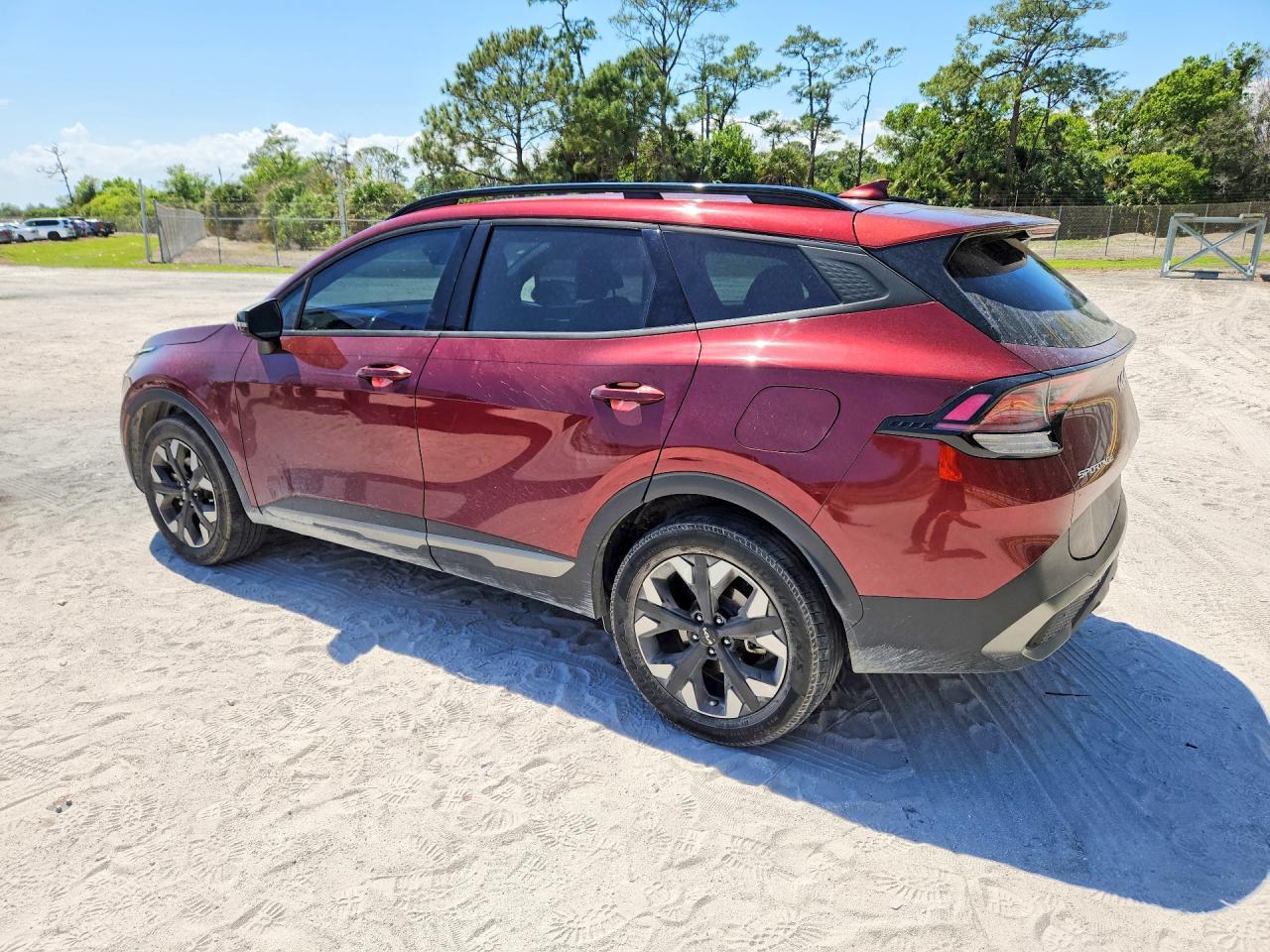 2024 Kia Sportage X-Line - Image 2