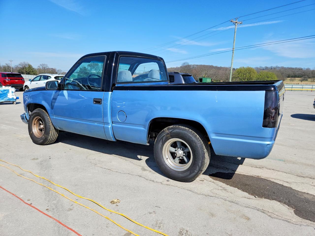 1988 Chevrolet Gmt-400 C1500 - Image 2