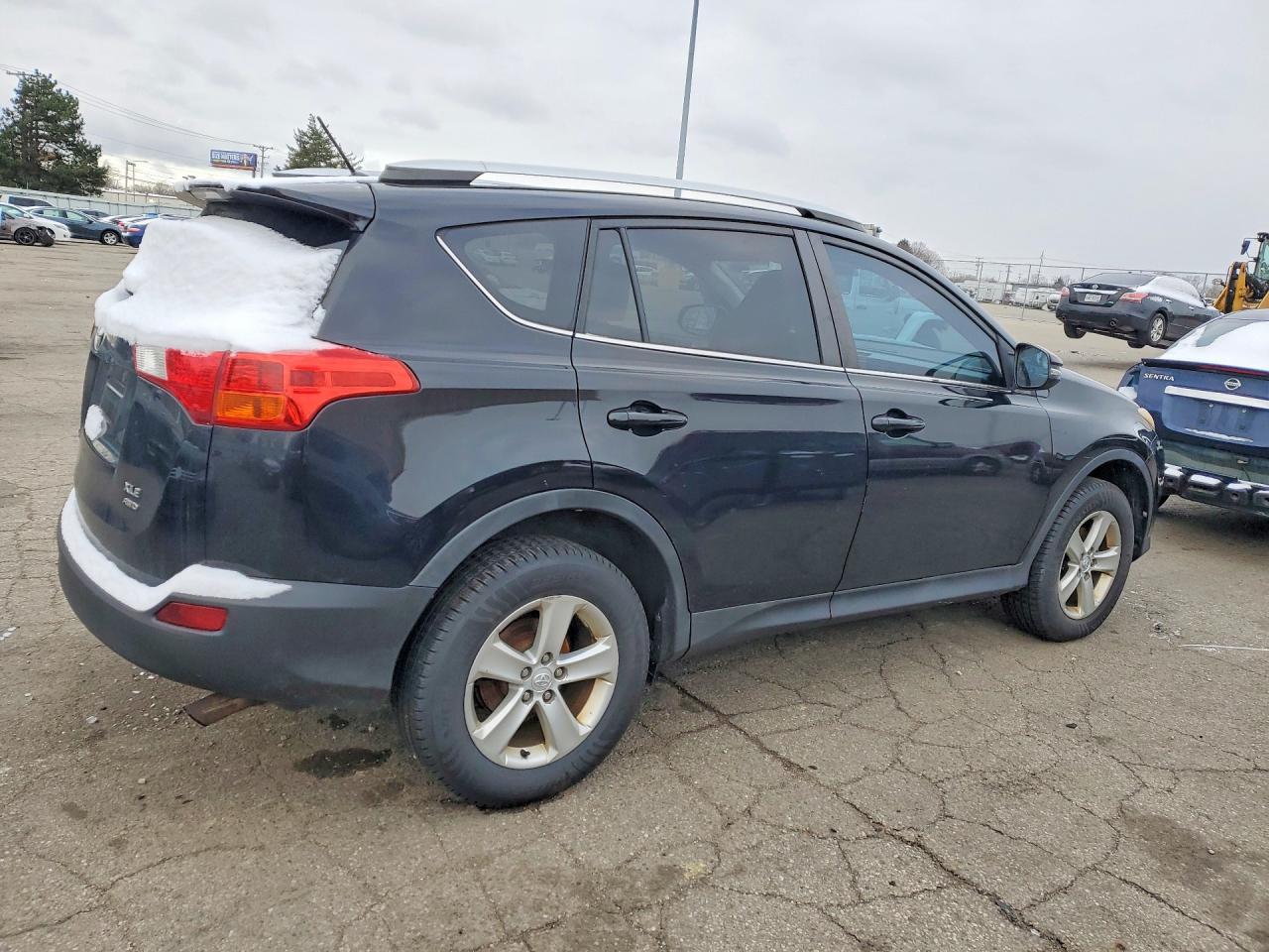 2013 Toyota Rav4 Xle - Image 3