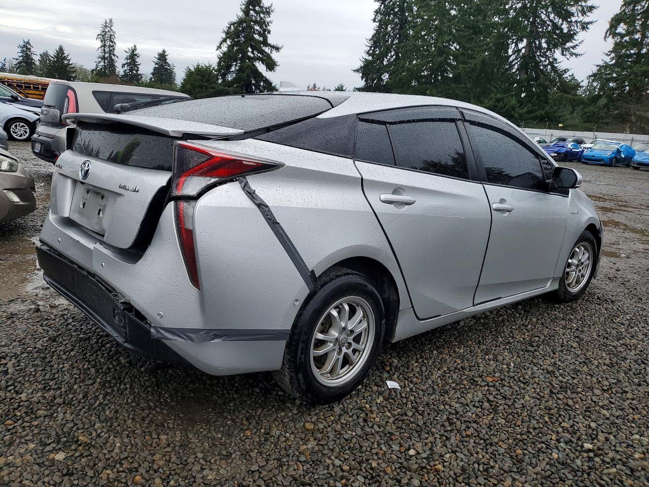 2017 Toyota Prius Two - Фото 3