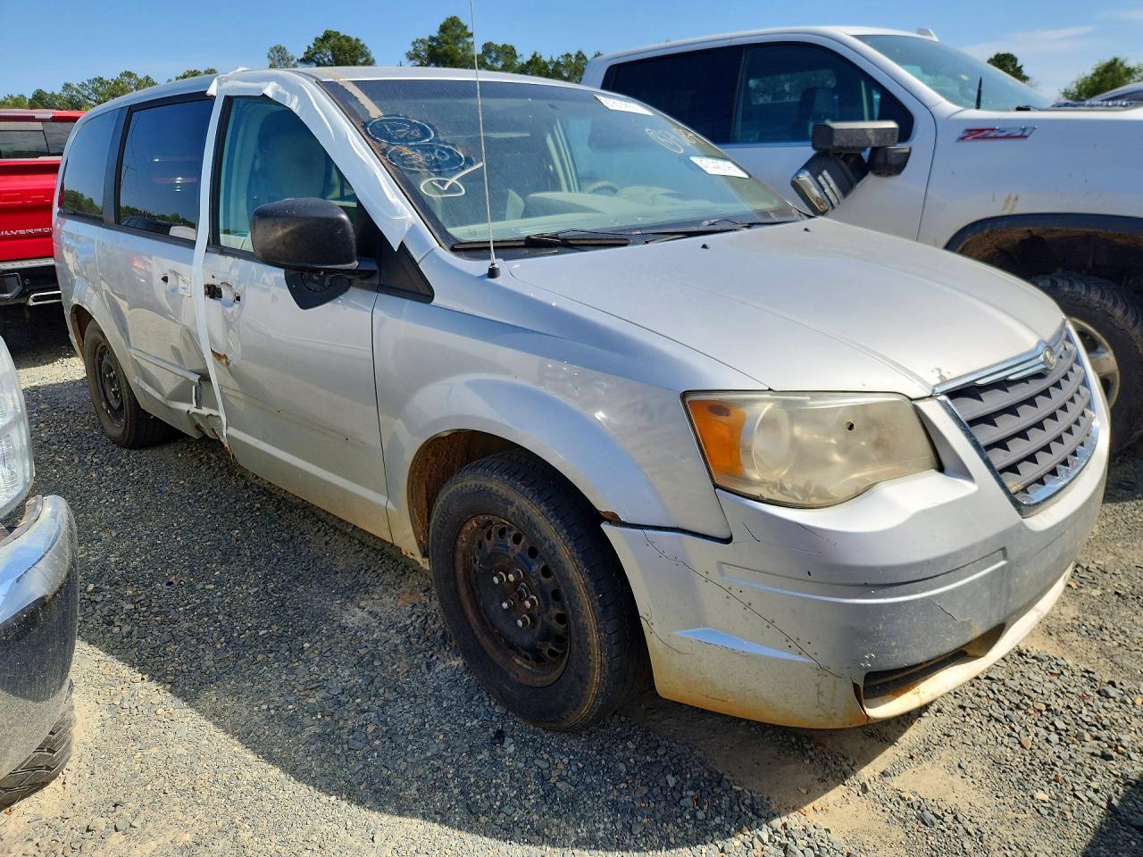2008 Chrysler Town & Country Lx - Image 4
