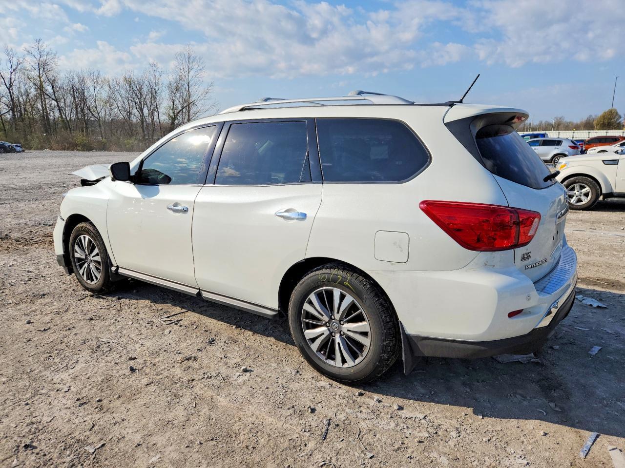 2017 Nissan Pathfinder Sl - Фото 2