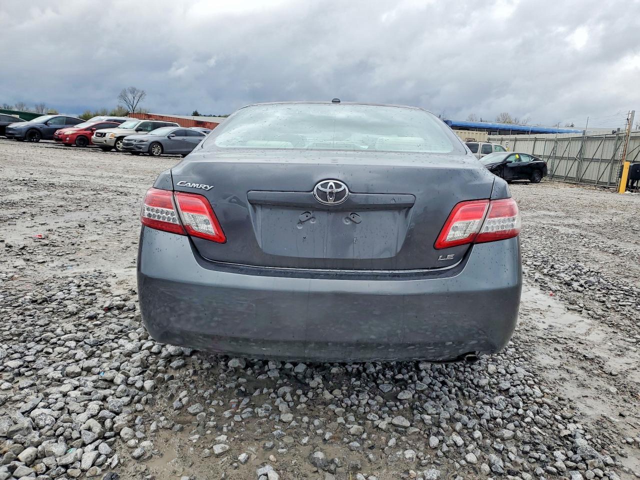 2011 Toyota Camry Le - Фото 6