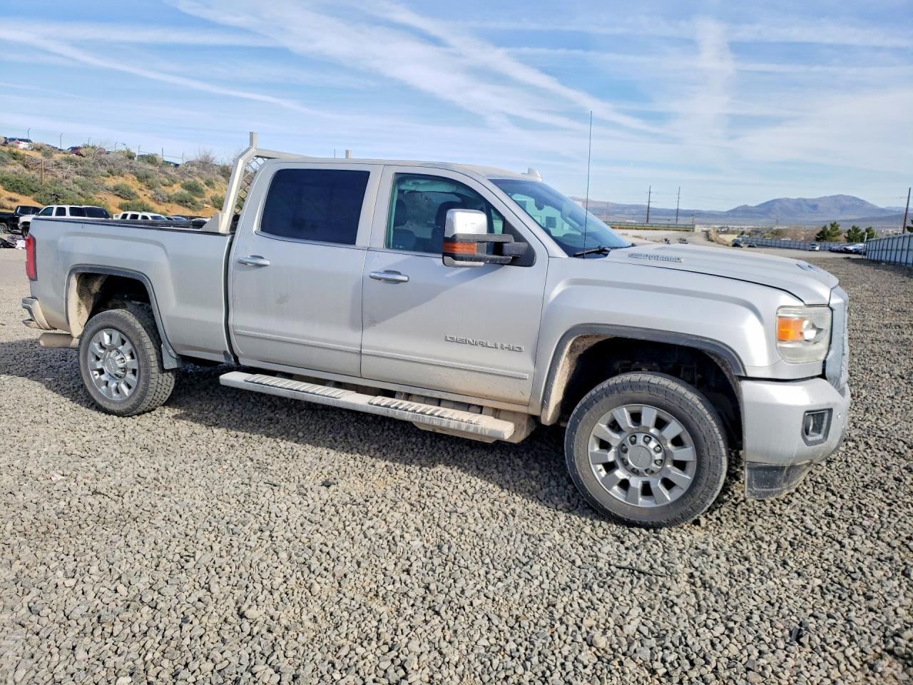 2018 GMC Sierra K2500 Denali - Image 4