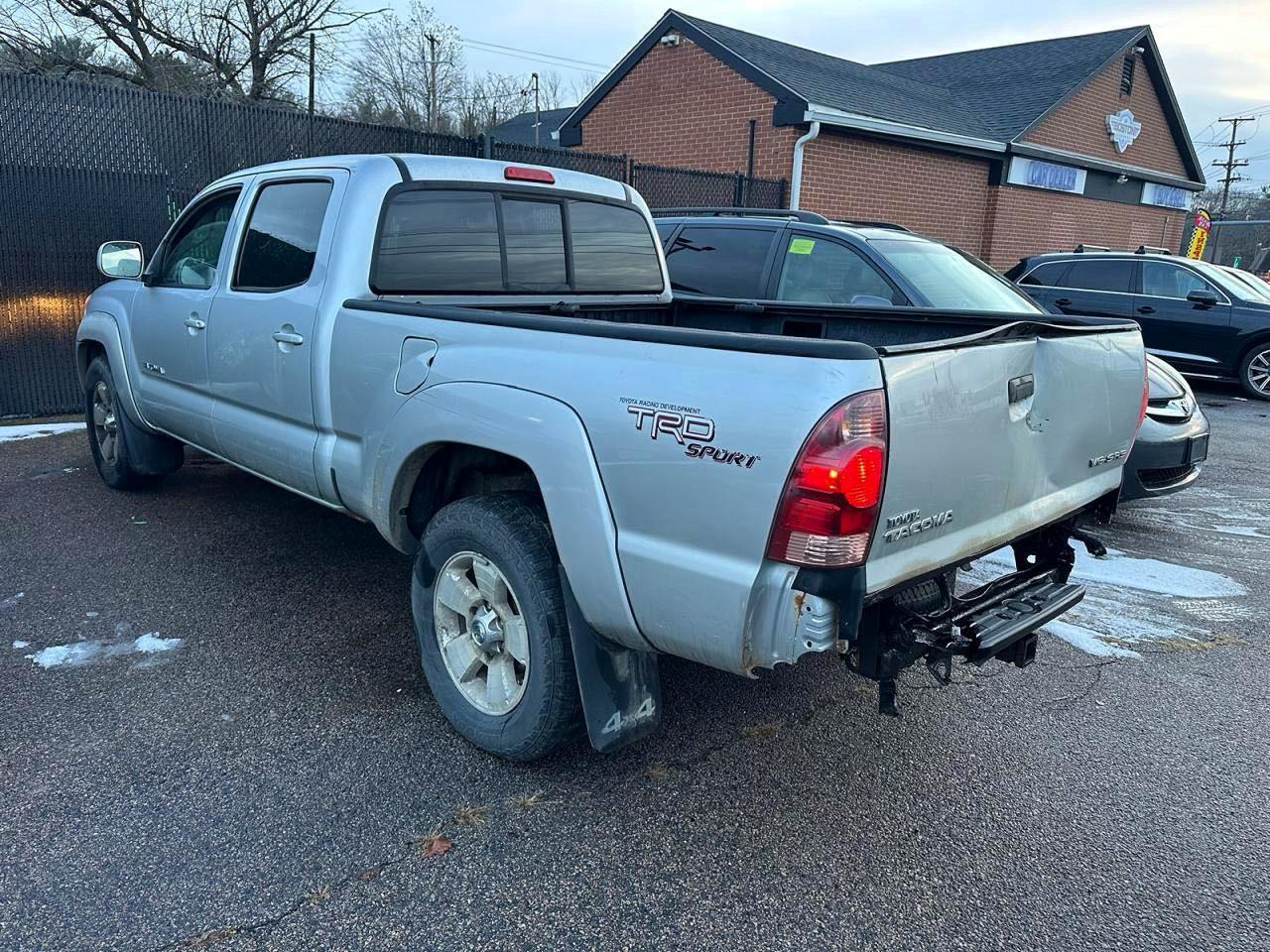 2006 Toyota Tacoma V6 - Image 3