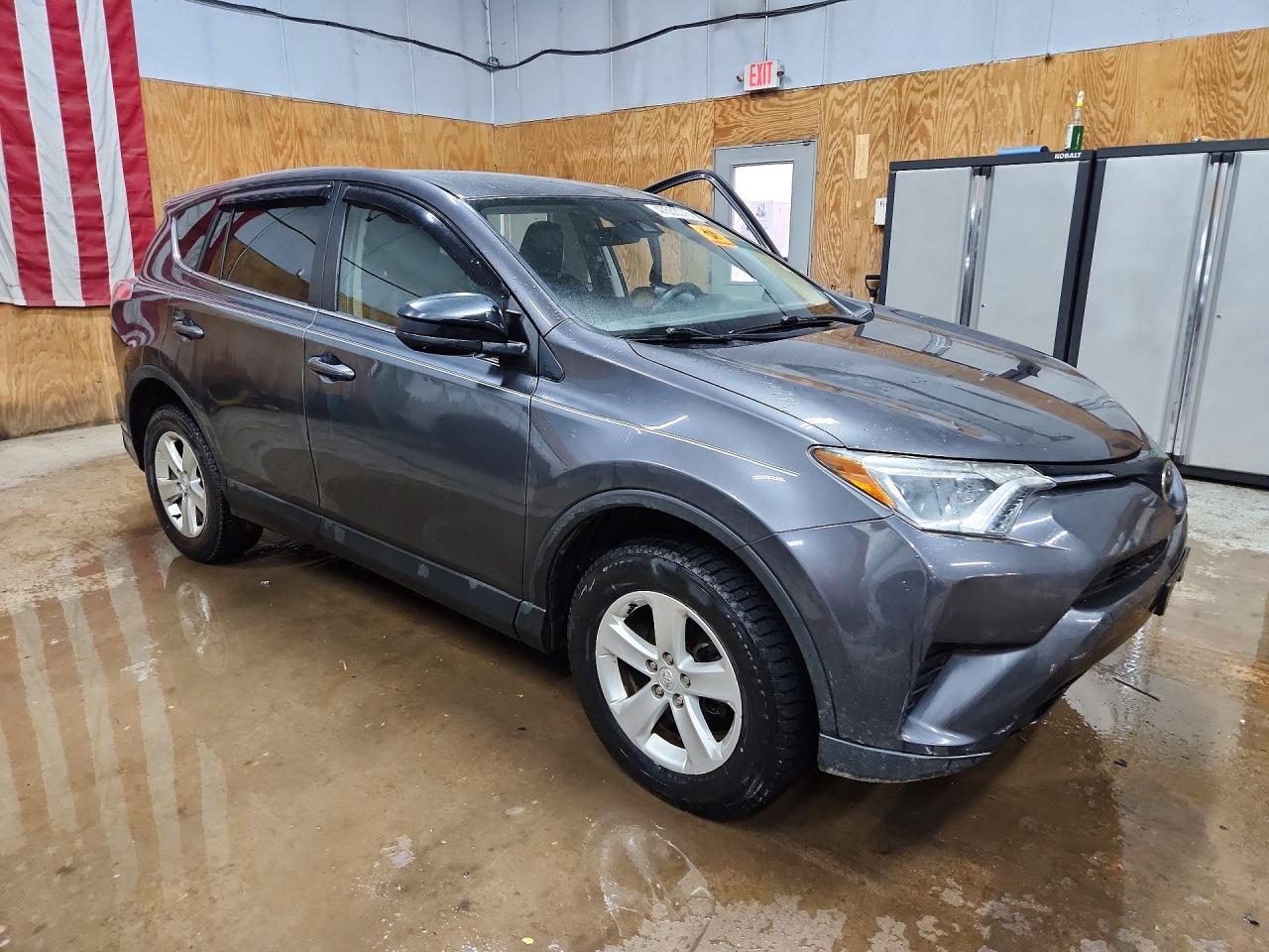 2017 Toyota Rav4 Le - Image 4