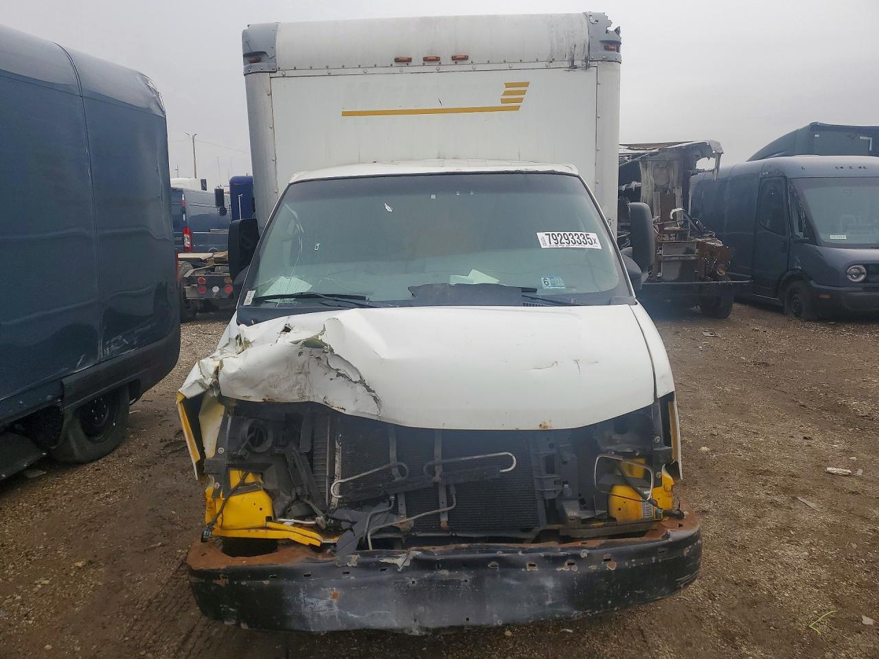 2011 GMC Savana Cutaway G3500 - Фото 5