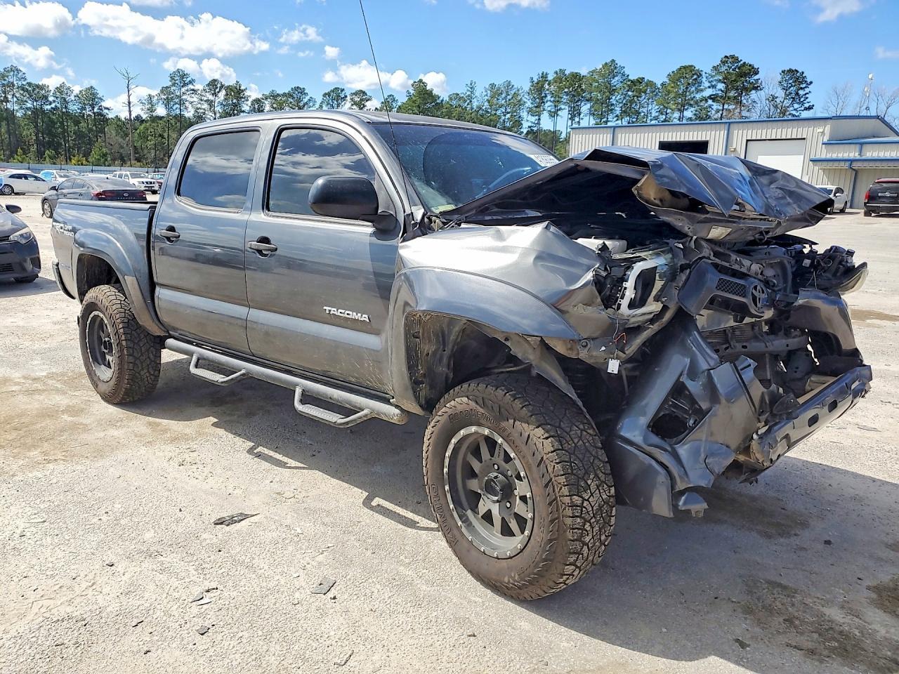 2014 Toyota Tacoma V6 - Image 4