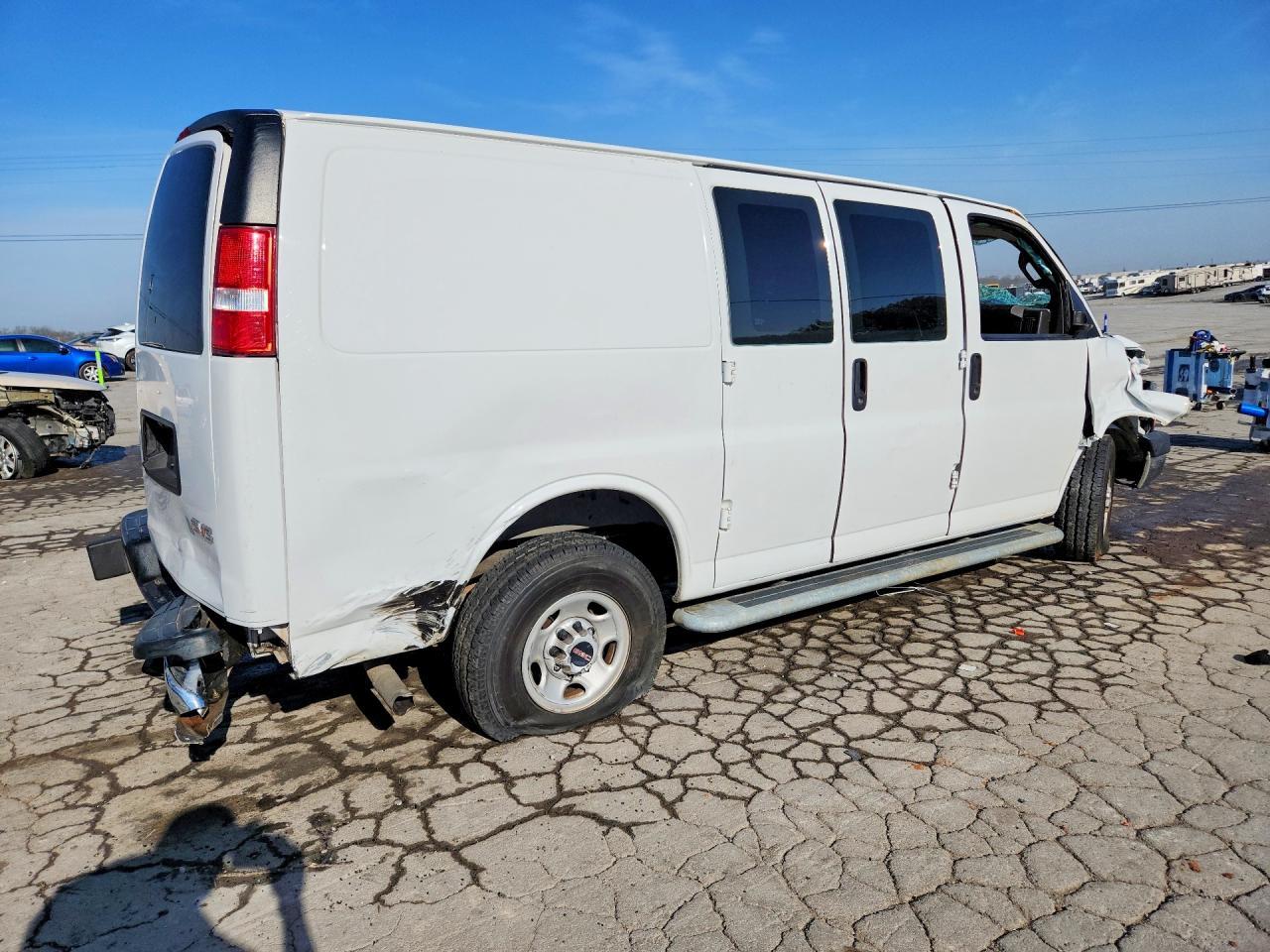 2020 GMC Savana 2500 Cargo Delivery Van - Фото 3