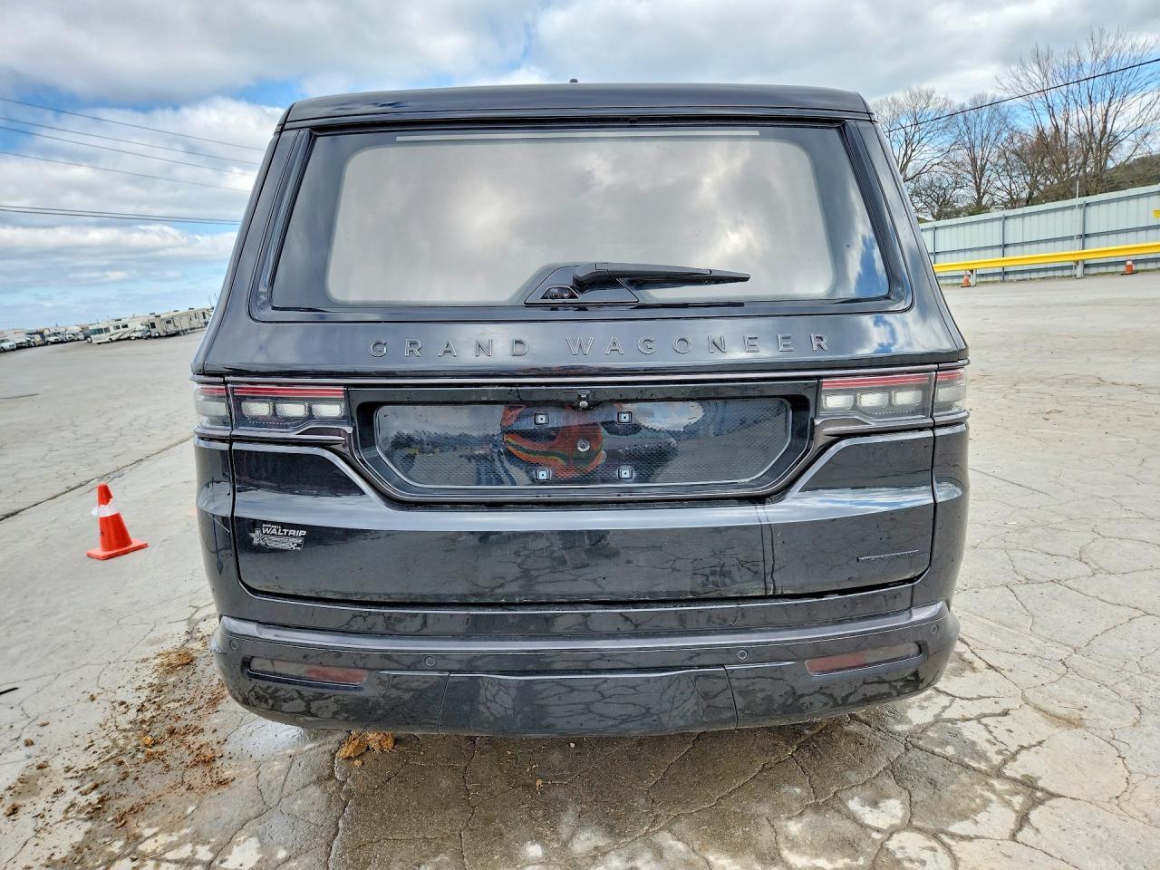 2022 Jeep Grand Wagoneer Series Ii - Фото 6