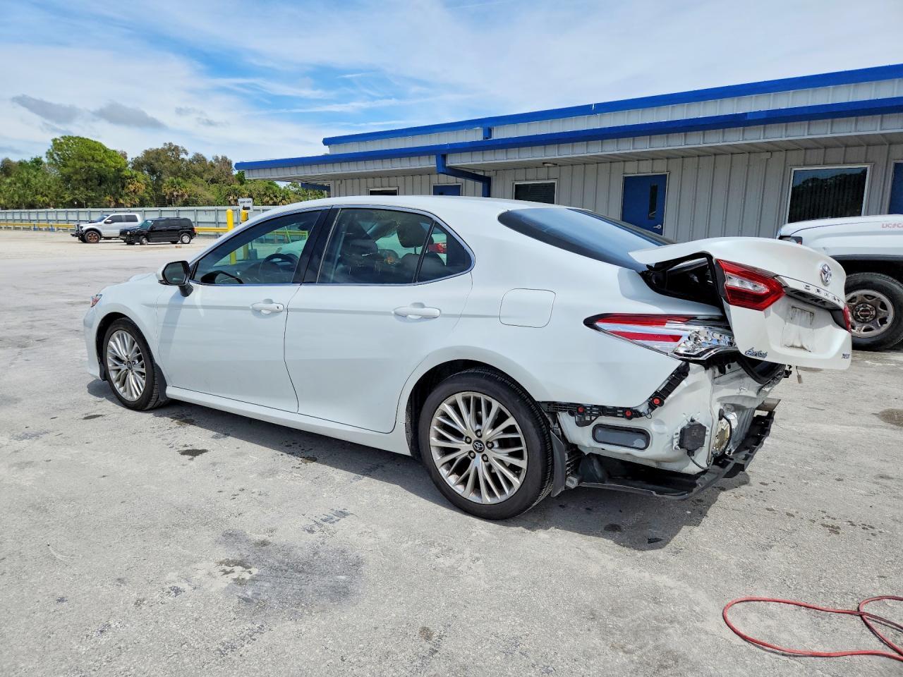 2018 Toyota Camry Xle - Фото 2