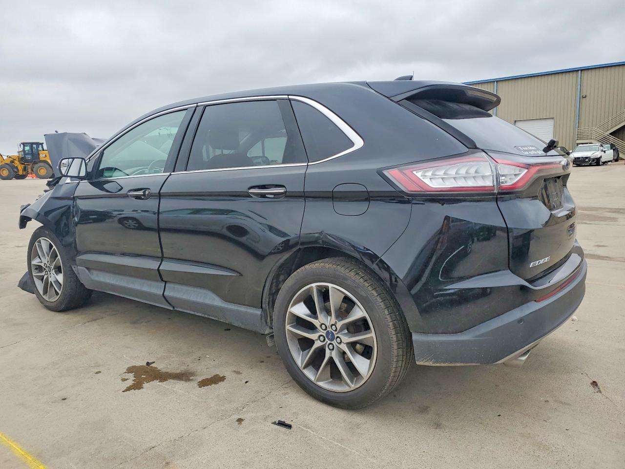 2018 Ford Edge Titanium - Image 2