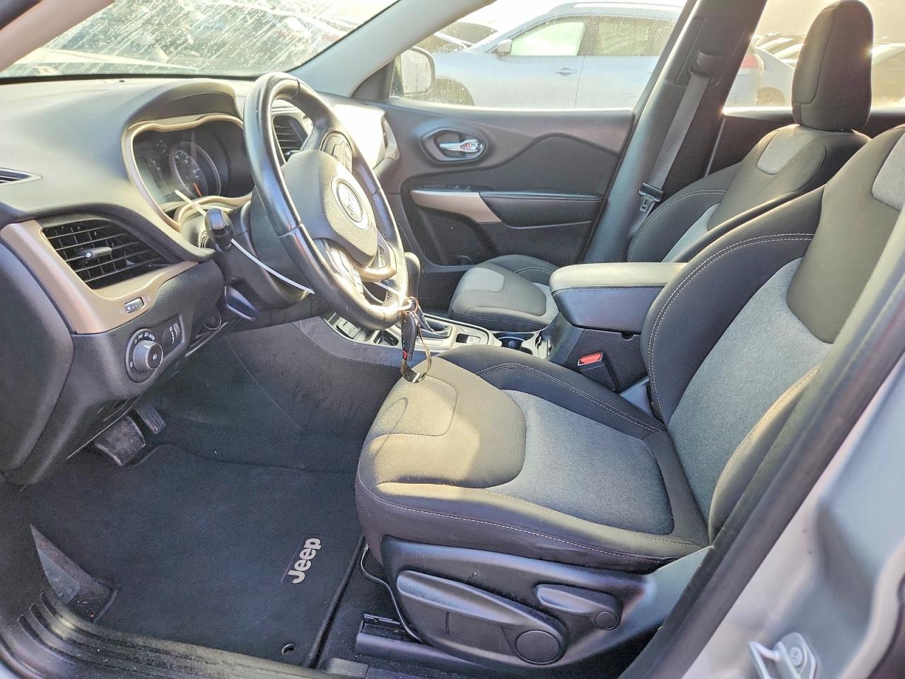 2018 Jeep Cherokee Latitude - Image 7