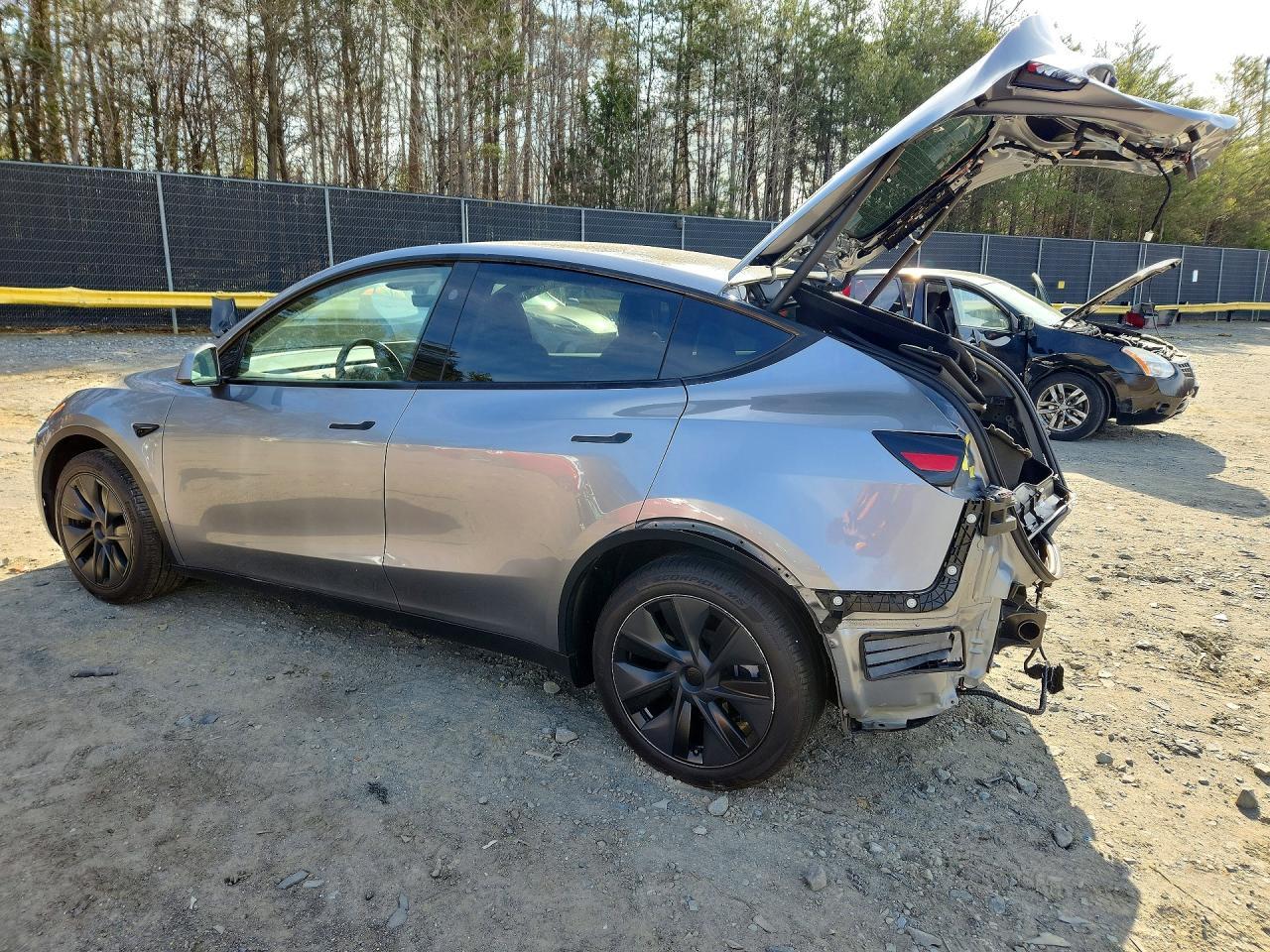 2024 Tesla Model Y - Image 2