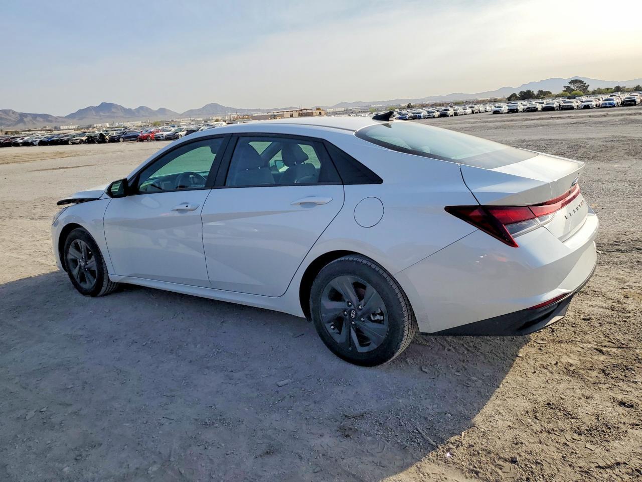 2022 Hyundai Elantra Sel - Фото 2