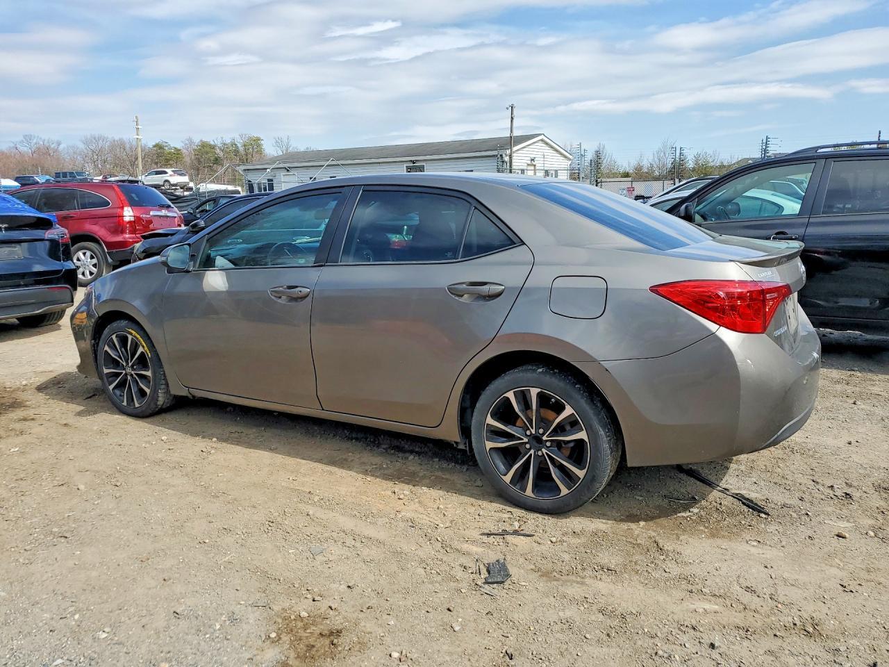 2018 Toyota Corolla Se - Image 2