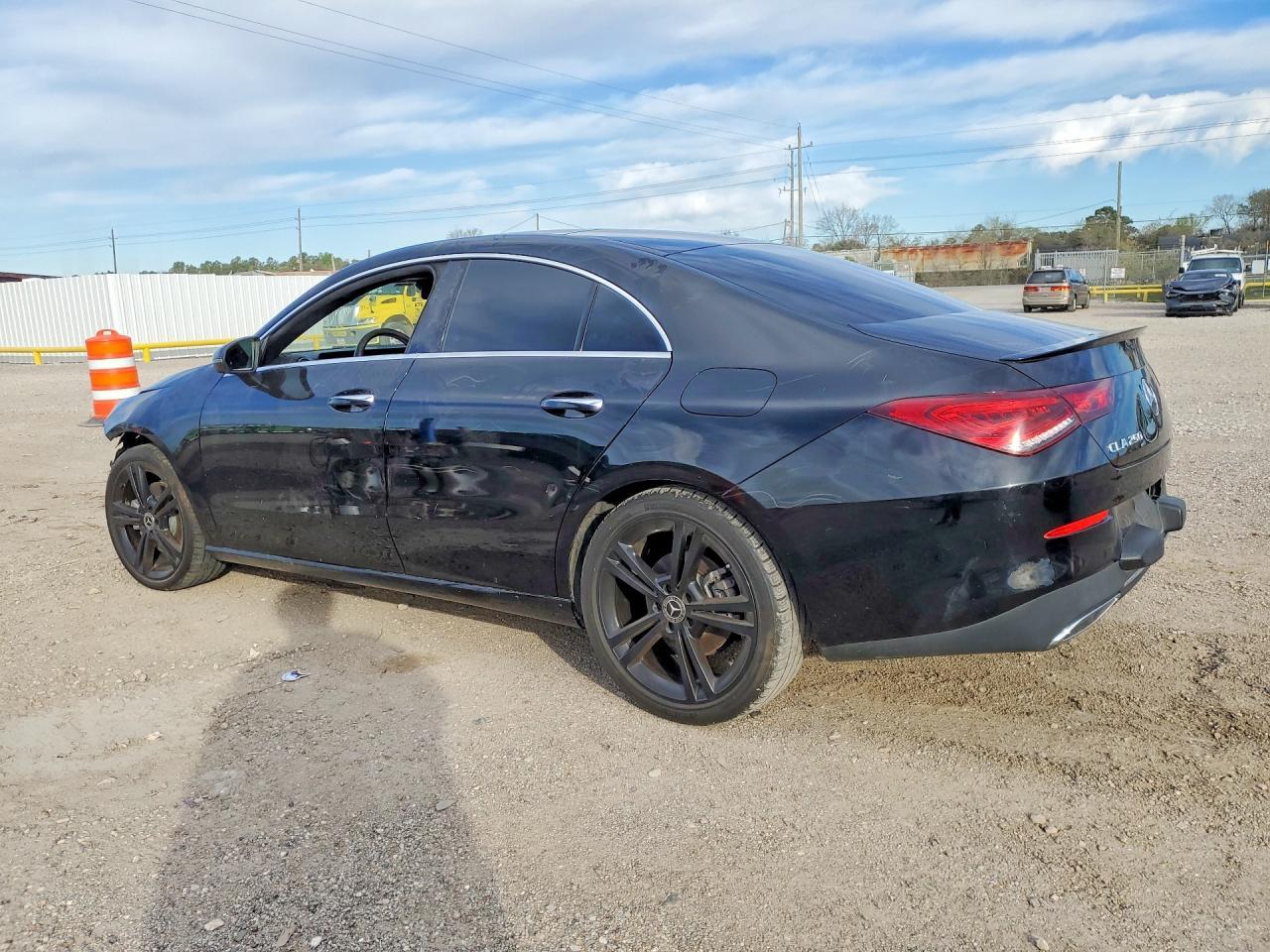 2021 Mercedes-Benz Cla 250 - Фото 2