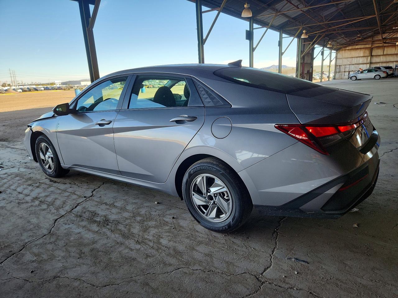 2025 Hyundai Elantra Se - Фото 2