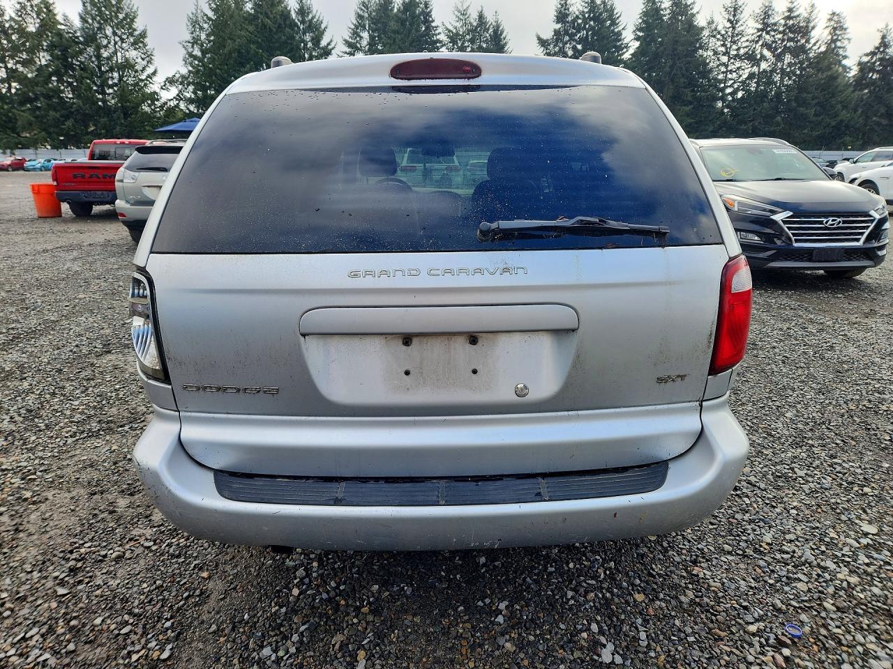 2005 Dodge Caravan - Image 6