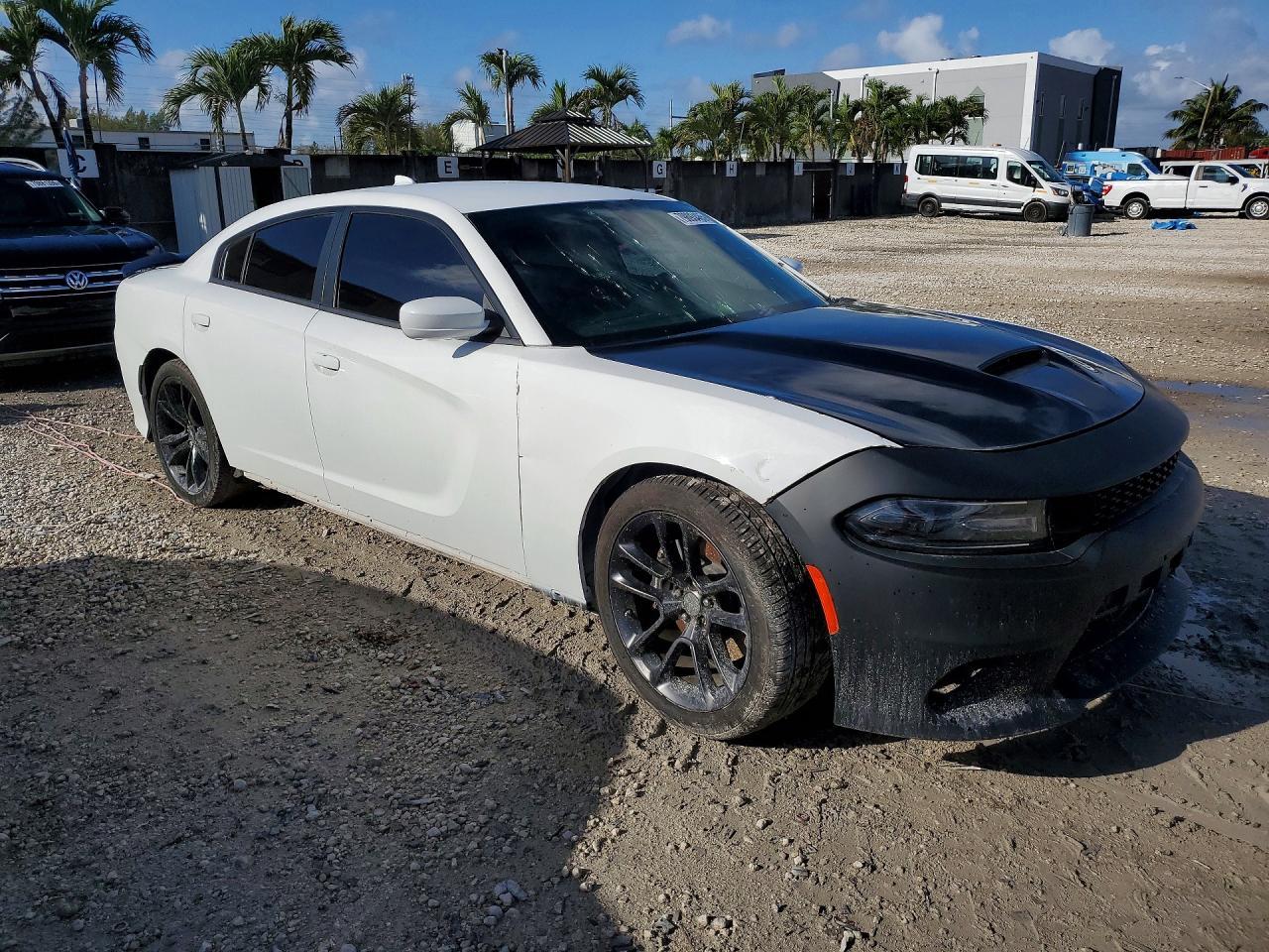 2019 Dodge Charger Scat Pack - Image 4