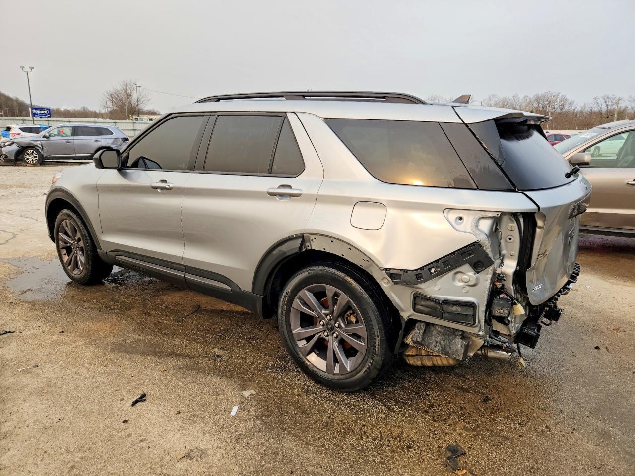 2023 Ford Explorer Xlt - Image 2