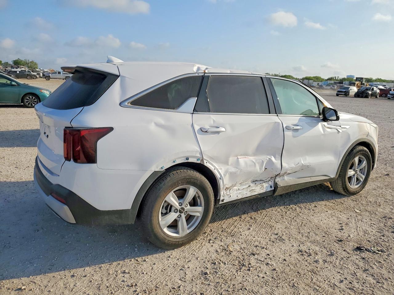 2025 Kia Sorento Lx - Фото 3