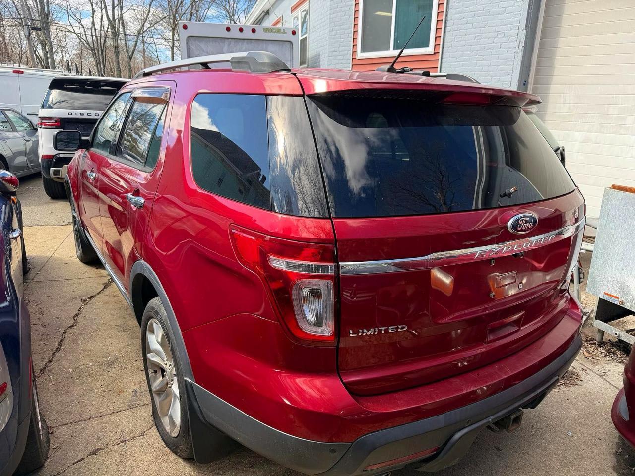 2015 Ford Explorer Limited - Image 3