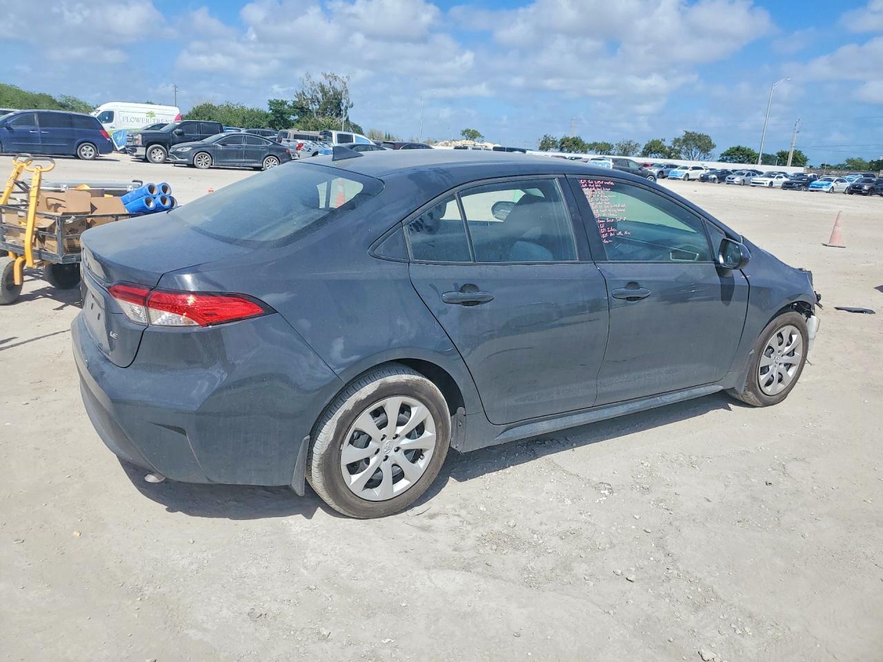 2025 Toyota Corolla Le - Фото 3