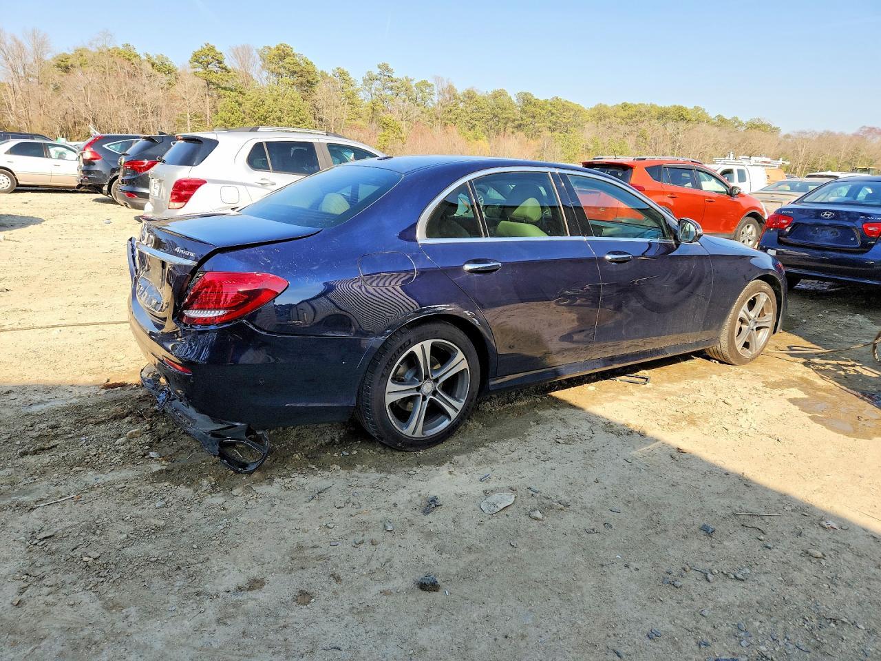 2017 Mercedes-Benz E 300 4Matic - Фото 3