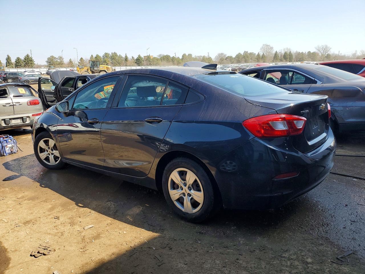 2016 Chevrolet Cruze Ls - Фото 2