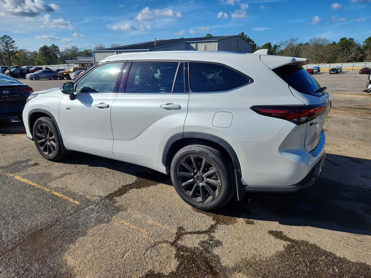 2025 Toyota Highlander Limited - Фото 2