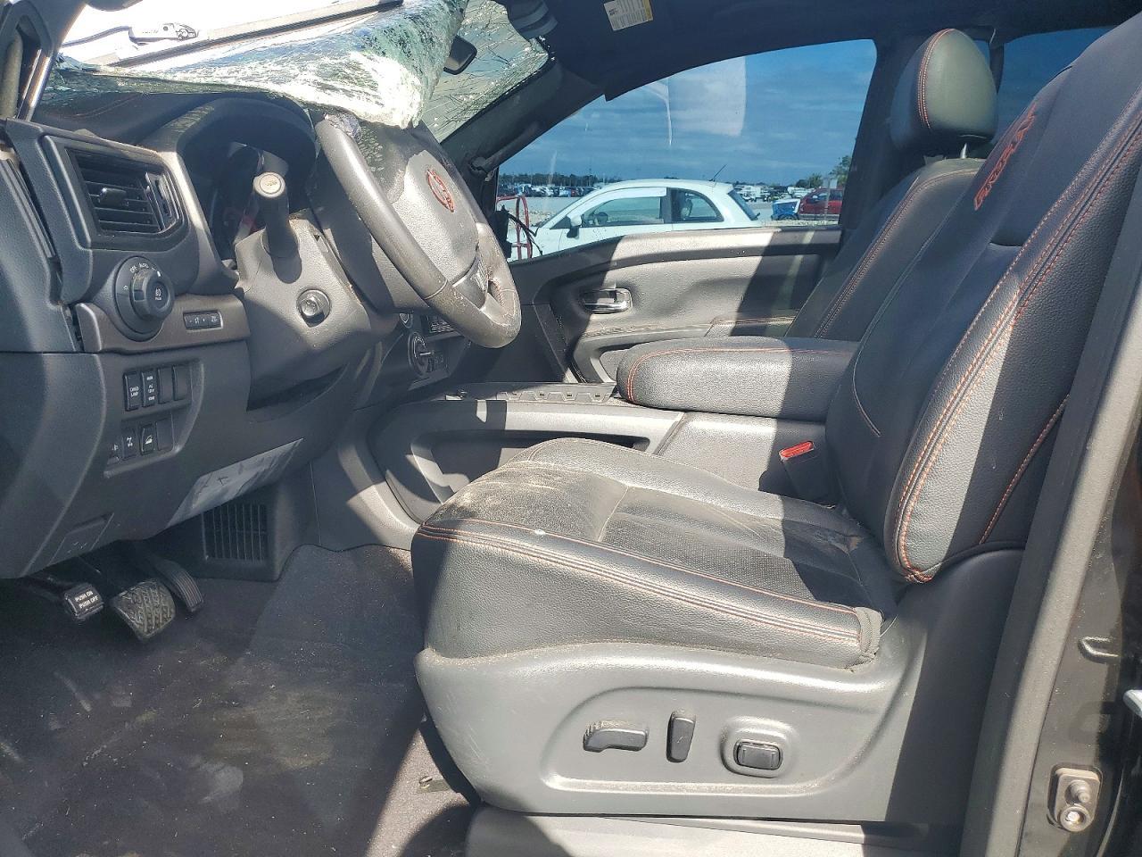 2023 Nissan Titan Pro-4X - Фото 7