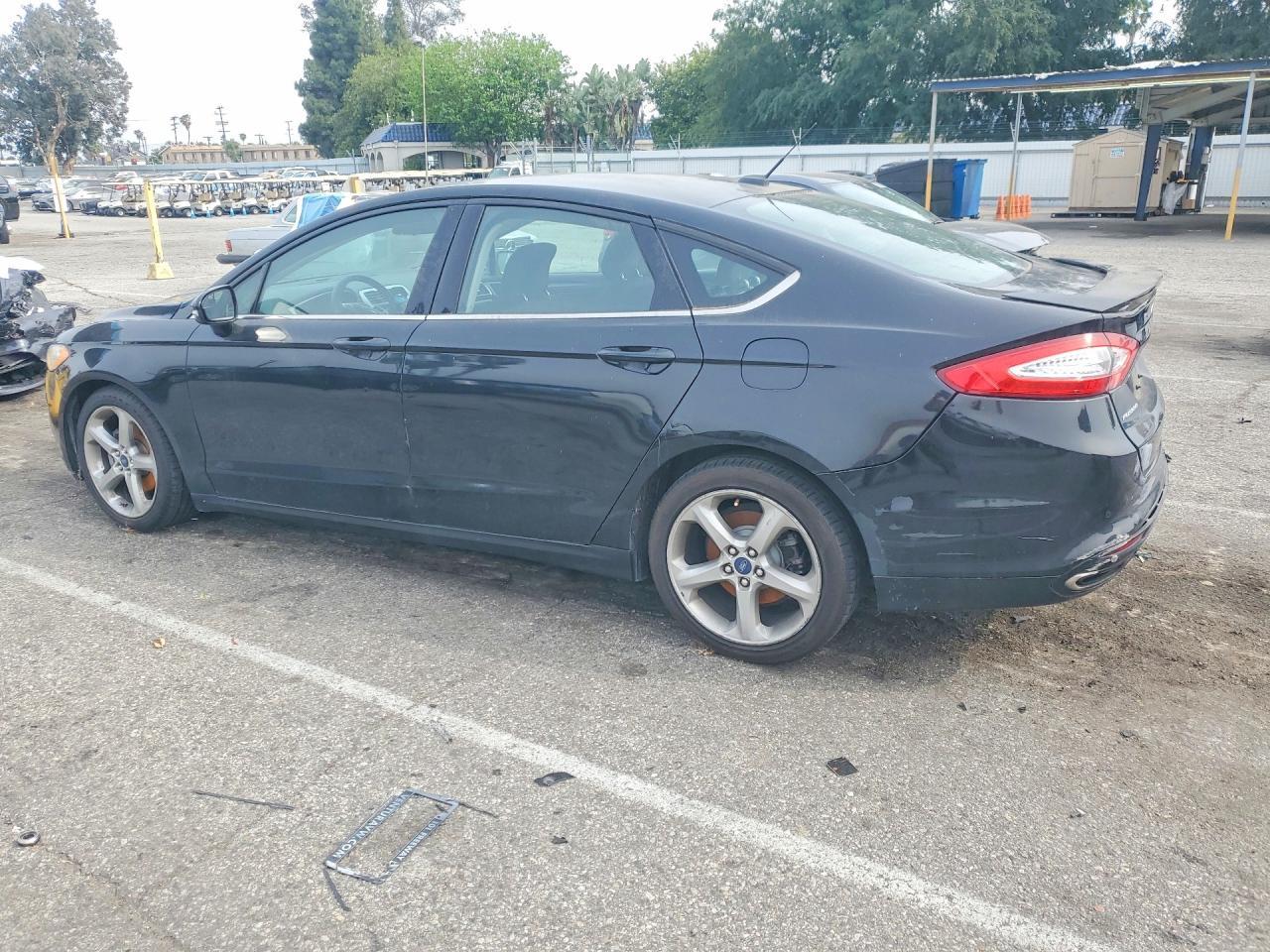 2014 Ford Fusion Se - Фото 2