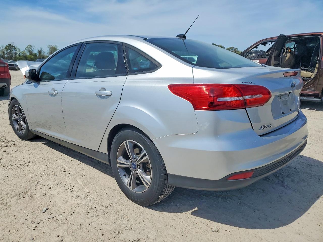 2018 Ford Focus Se - Image 2