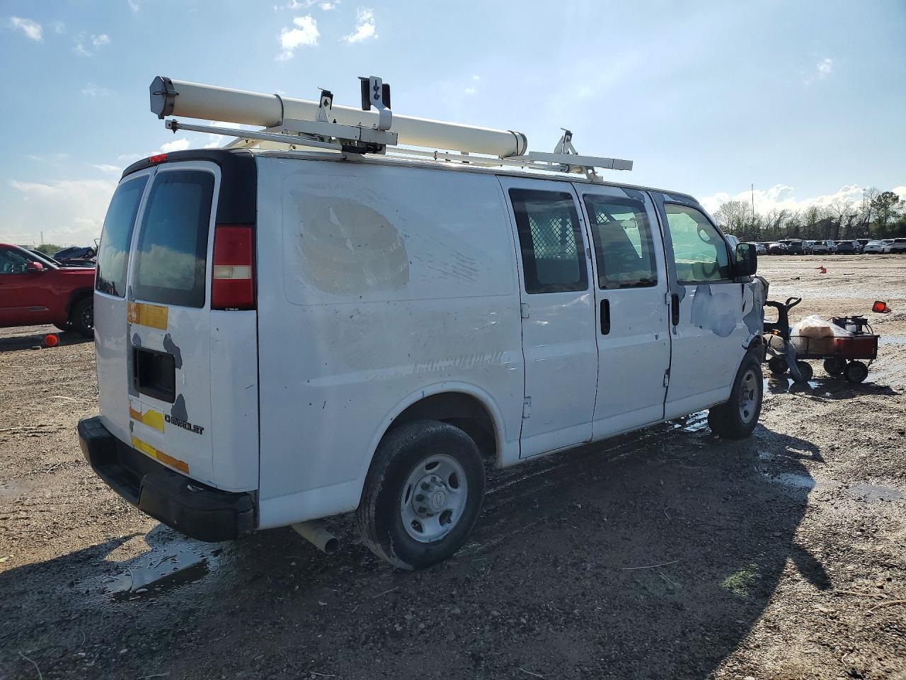 2006 Chevrolet Express G2500 - Image 3